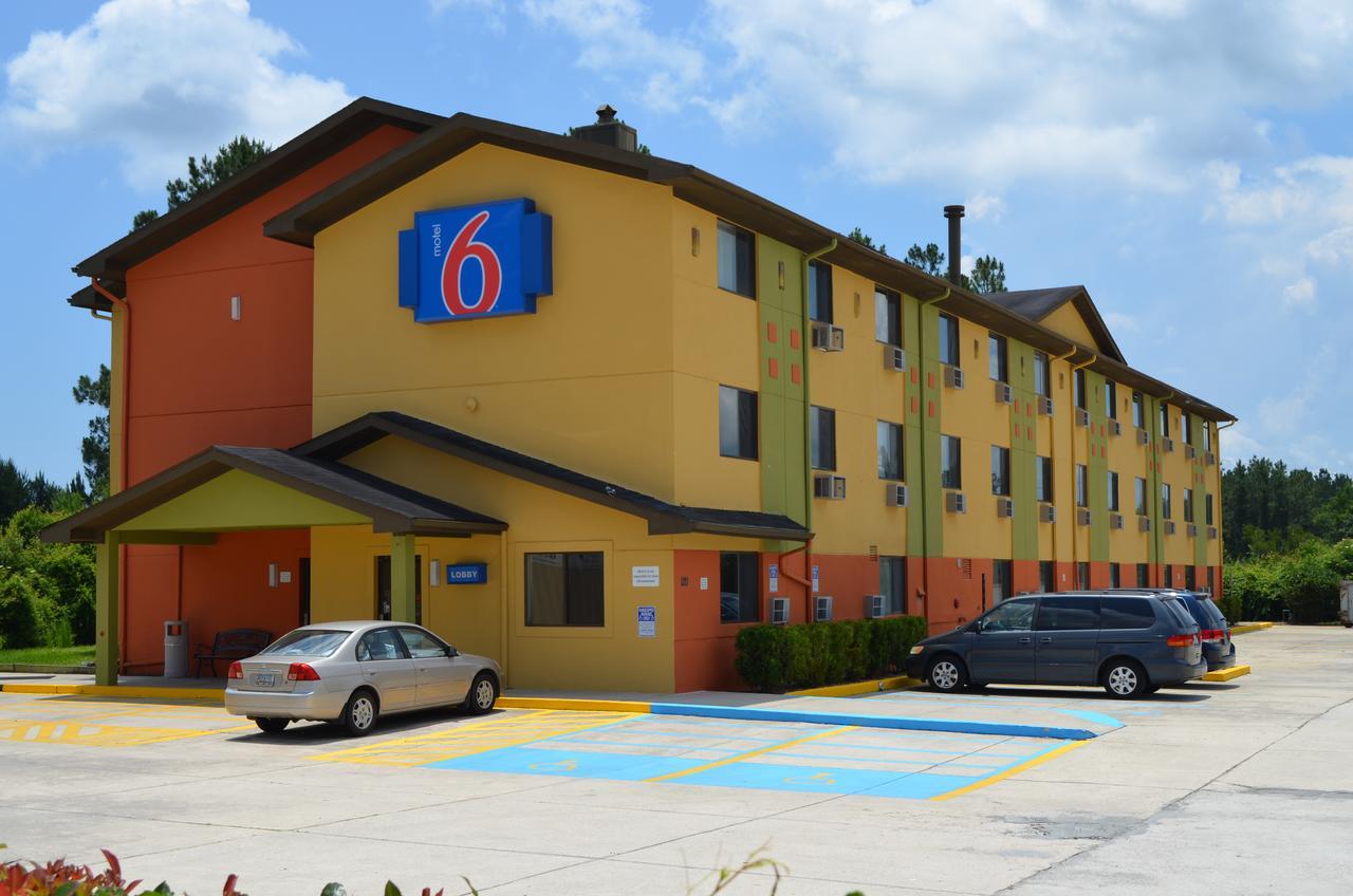 Motel 6 - Newest - Ultra Sparkling Approved - Chiropractor Approved Beds - New Elevator - Robotic Massages - New 2023 Amenities - New Rooms - New Flat Screen Tvs - All American Staff - Walk To Longhorn Steakhouse And Ruby Tuesday - Book Today And Sav Kingsland Exterior photo
