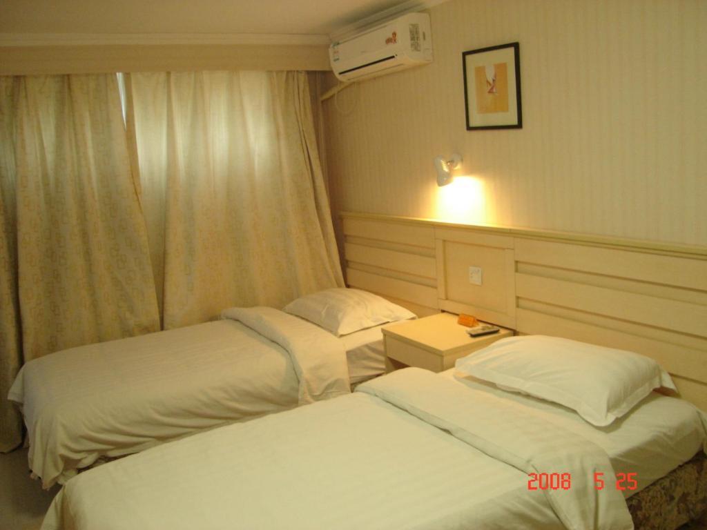 Beijing Ai Hua Hotel Room photo