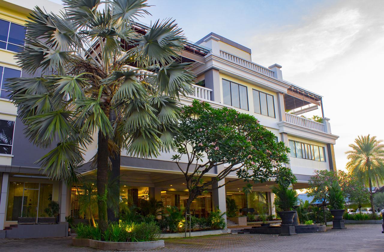 Rattan Inn Hotel Banjarmasin  Exterior photo