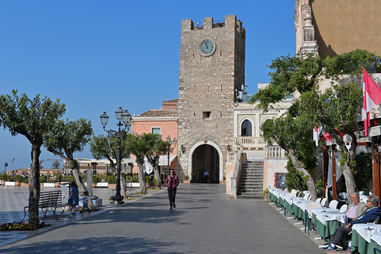 Hotel "La Pensione Svizzera" Taormina Exterior photo