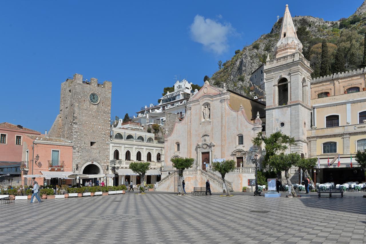 Hotel "La Pensione Svizzera" Taormina Exterior photo