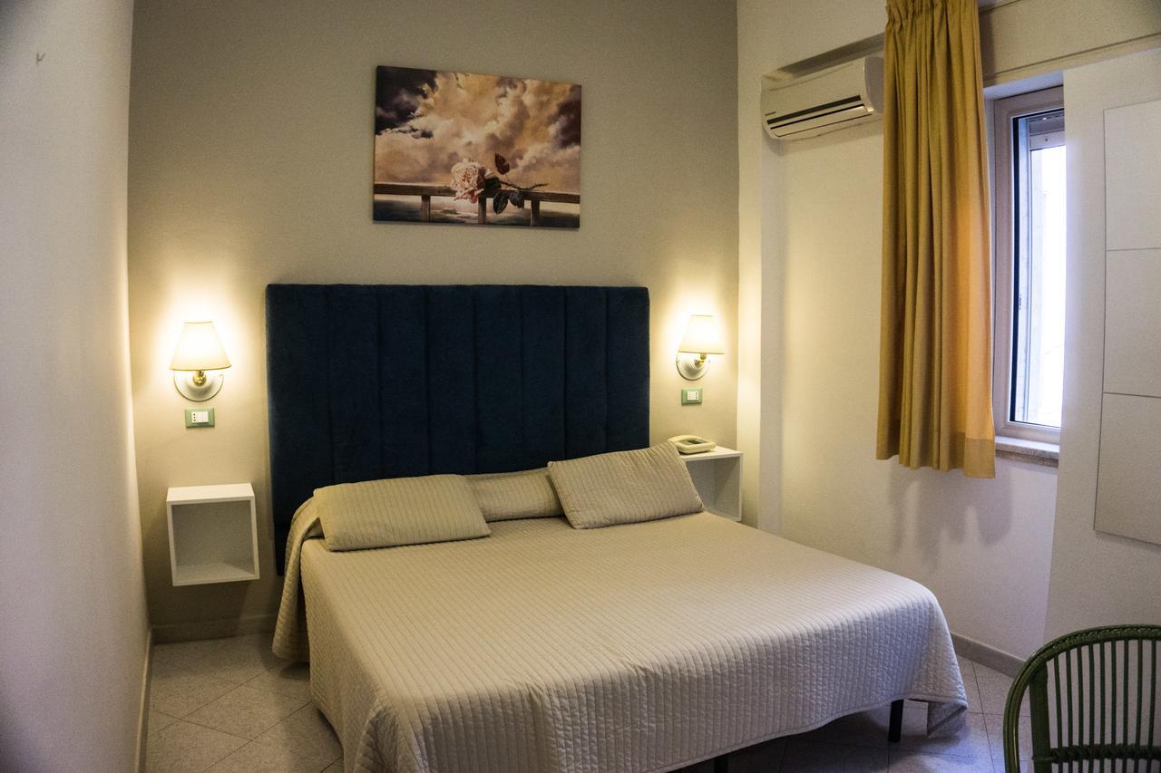 Tysandros Hotel Apartments Giardini Naxos Exterior photo