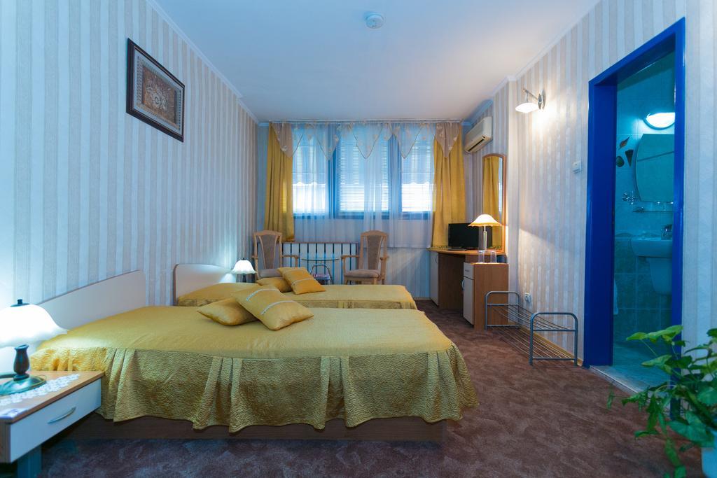 Yor-Daniel Hotel Pazardzhik Room photo