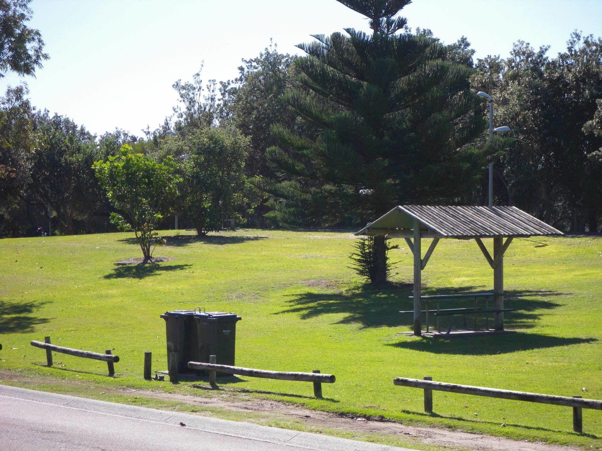 Fingal Bay Holiday Park Exterior photo