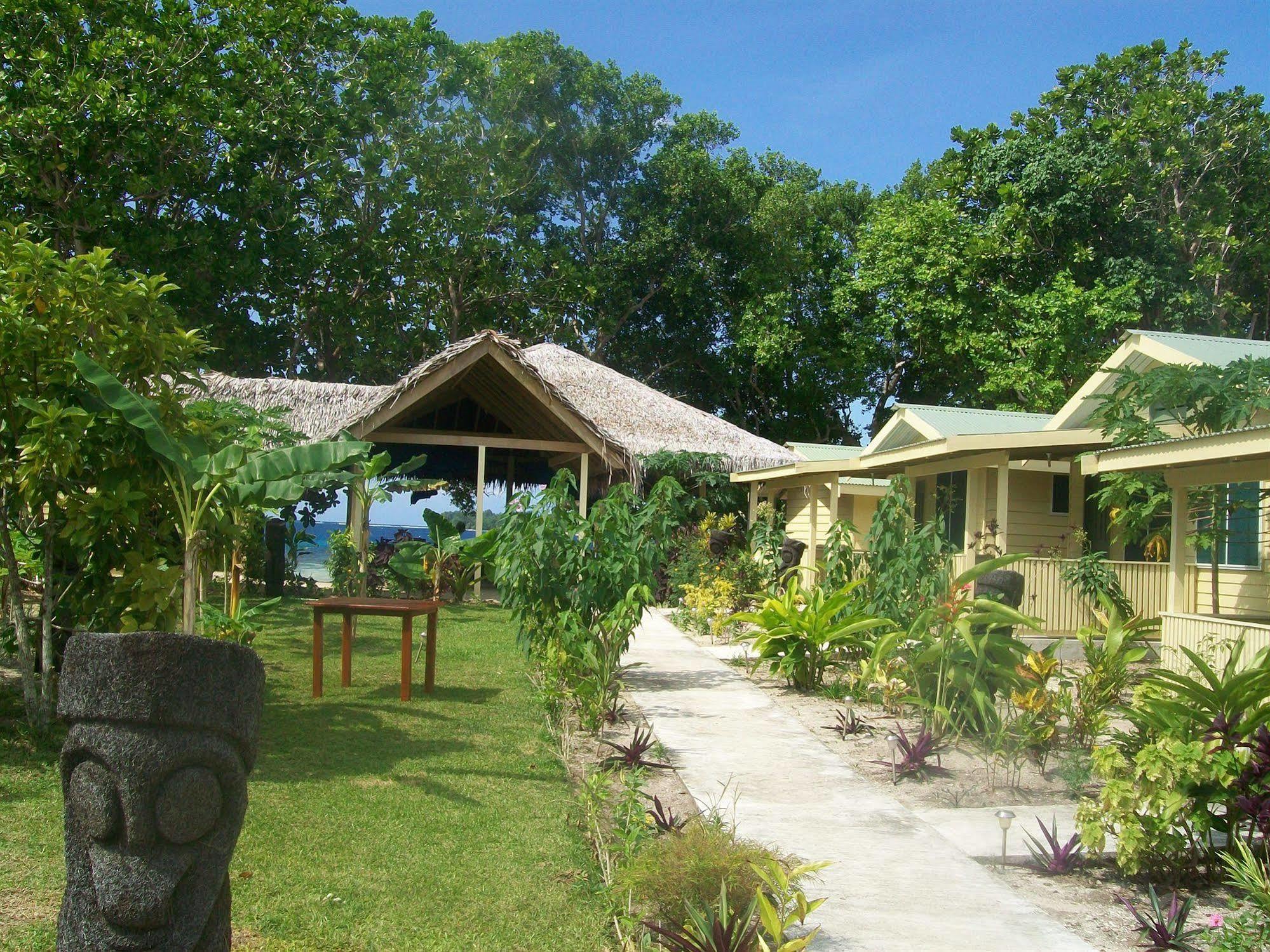 Reef Resort Luganville Exterior photo