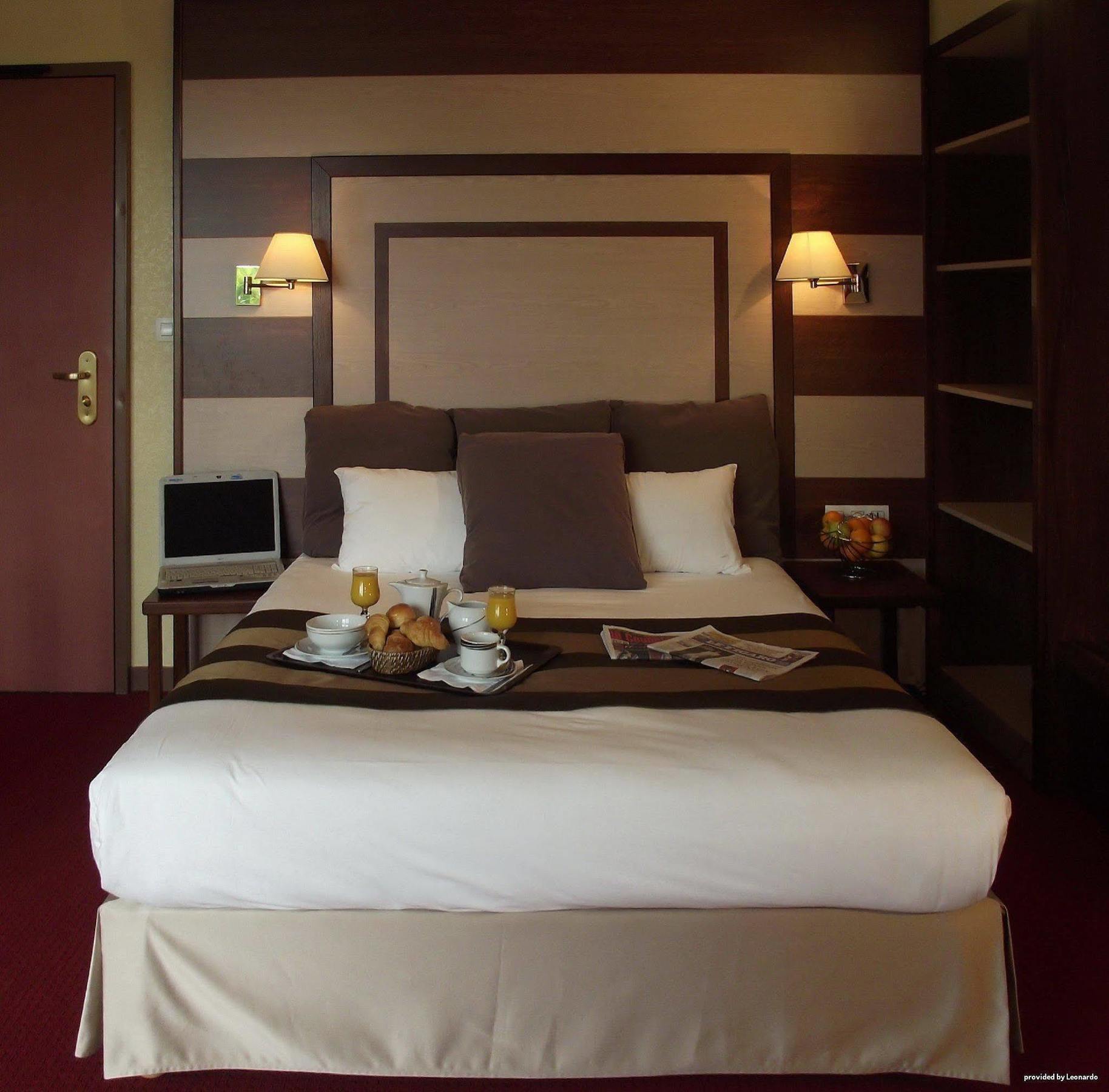 Best Western Hotel De Paris Laval  Room photo