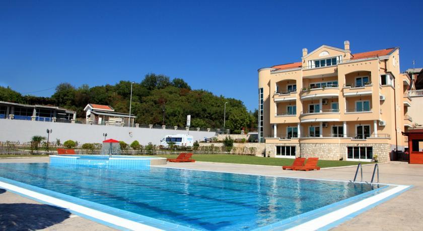 Apart Hotel Llolla Ulcinj Exterior photo