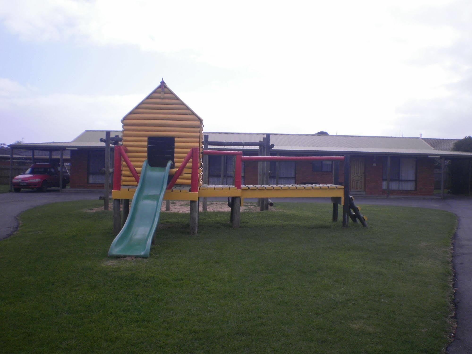 Best Western Colonial Village Motel Warrnambool Exterior photo