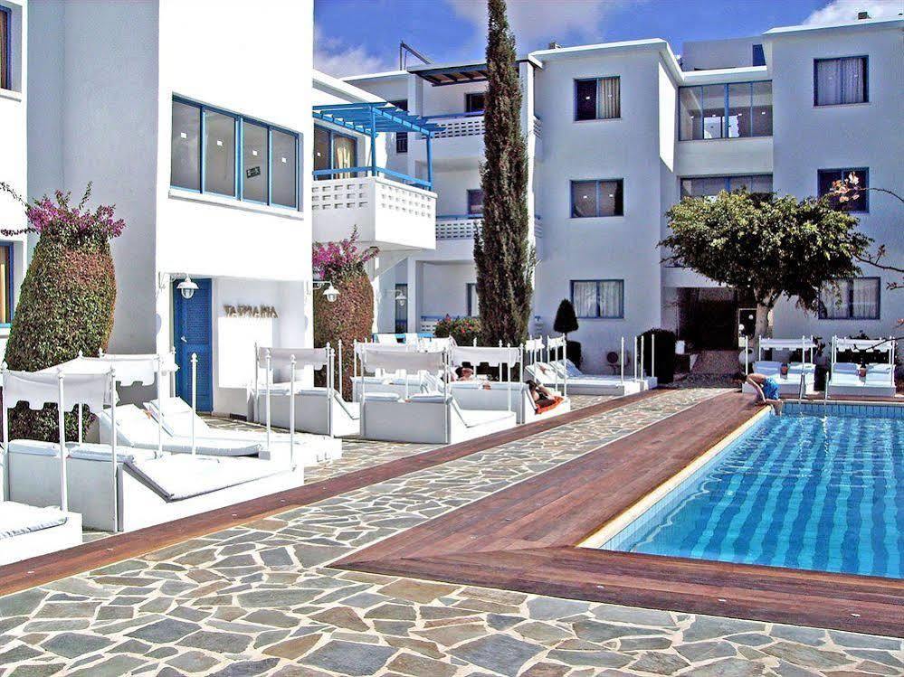Tasmaria Aparthotel Paphos Exterior photo