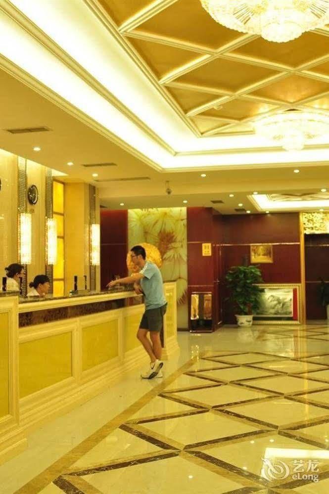 Konggang First Class Hotel Chengdu Exterior photo