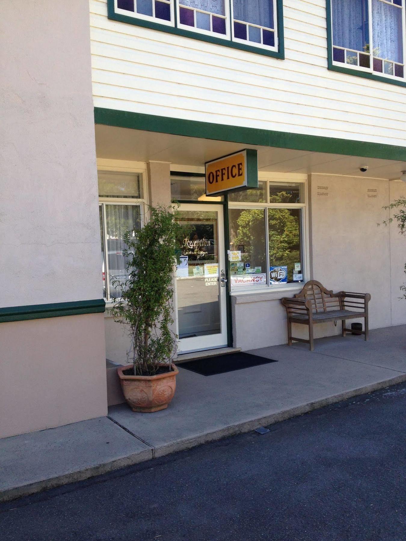 Three Explorers Motel Katoomba Exterior photo