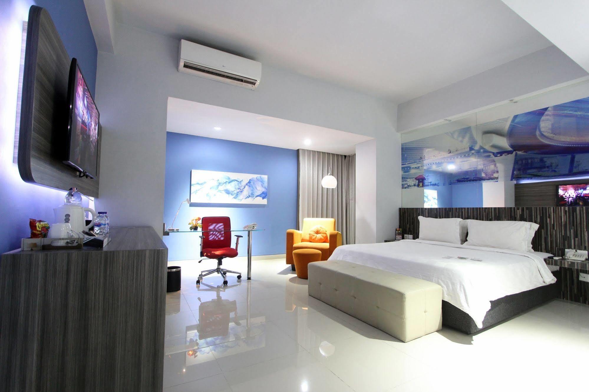 G Suites Hotel By Amithya Surabaya Exterior photo