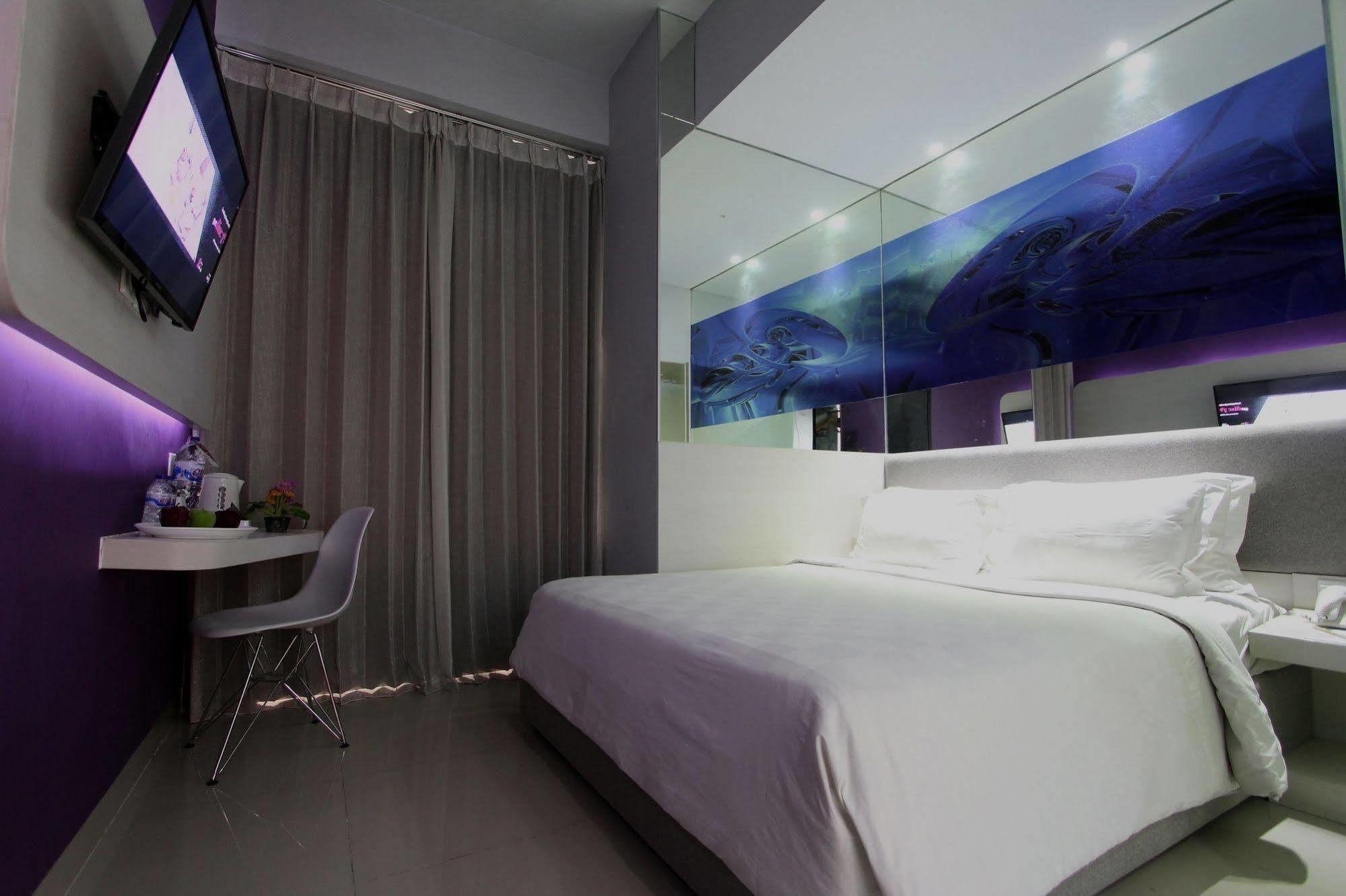 G Suites Hotel By Amithya Surabaya Exterior photo