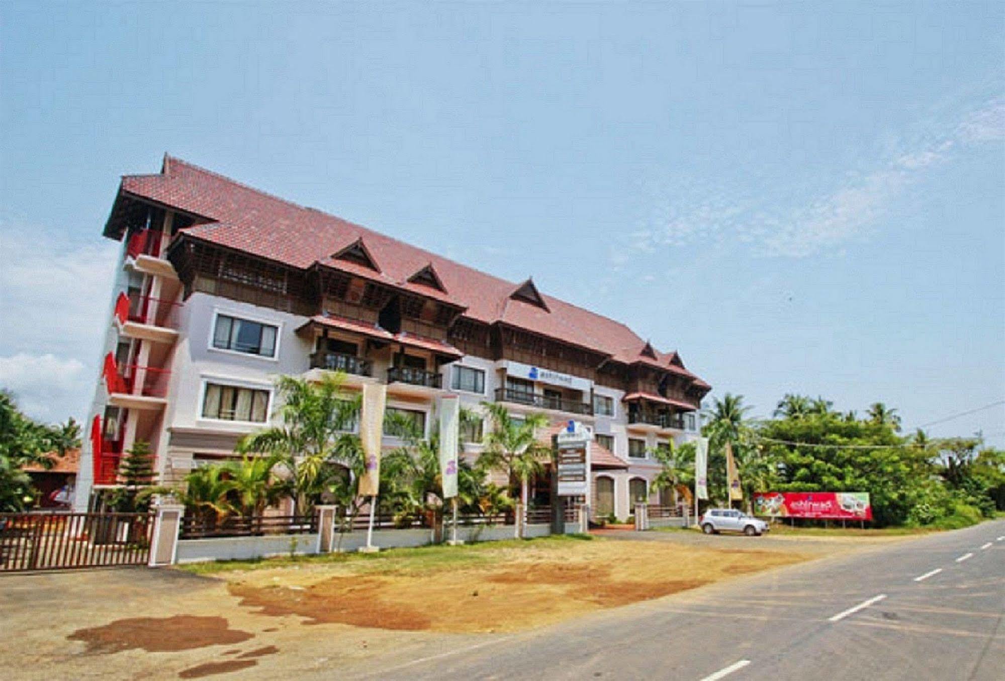 Oyo 1079 Ashirwad Heritage Resort Kumarakom Exterior photo