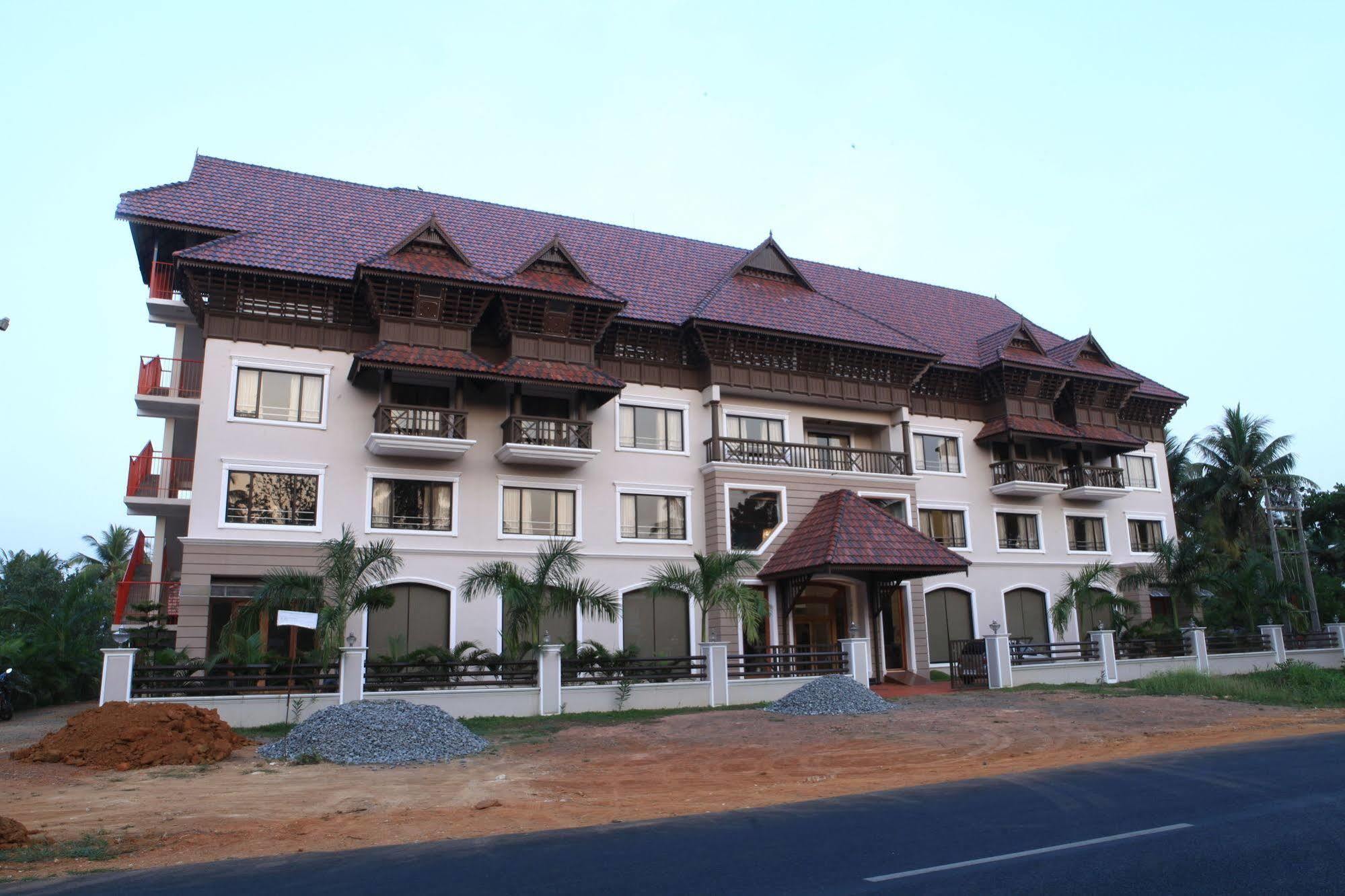 Oyo 1079 Ashirwad Heritage Resort Kumarakom Exterior photo