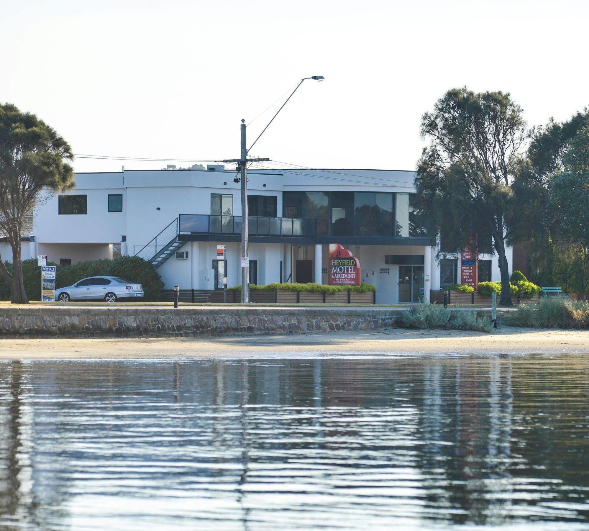 Heyfield Motel And Apartments Lakes Entrance Exterior photo