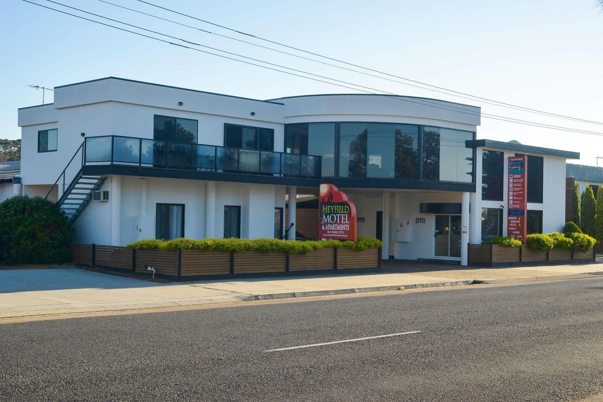 Heyfield Motel And Apartments Lakes Entrance Exterior photo