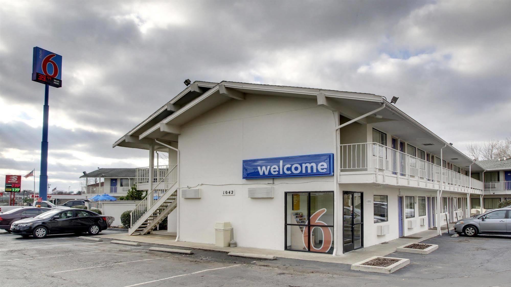 Motel 6 Elizabethtown Exterior photo