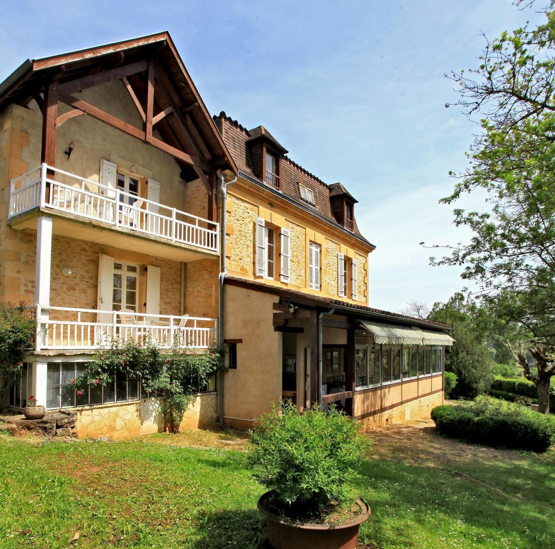 Hotel Restaurant La Verperie Sarlat-la-Caneda Exterior photo