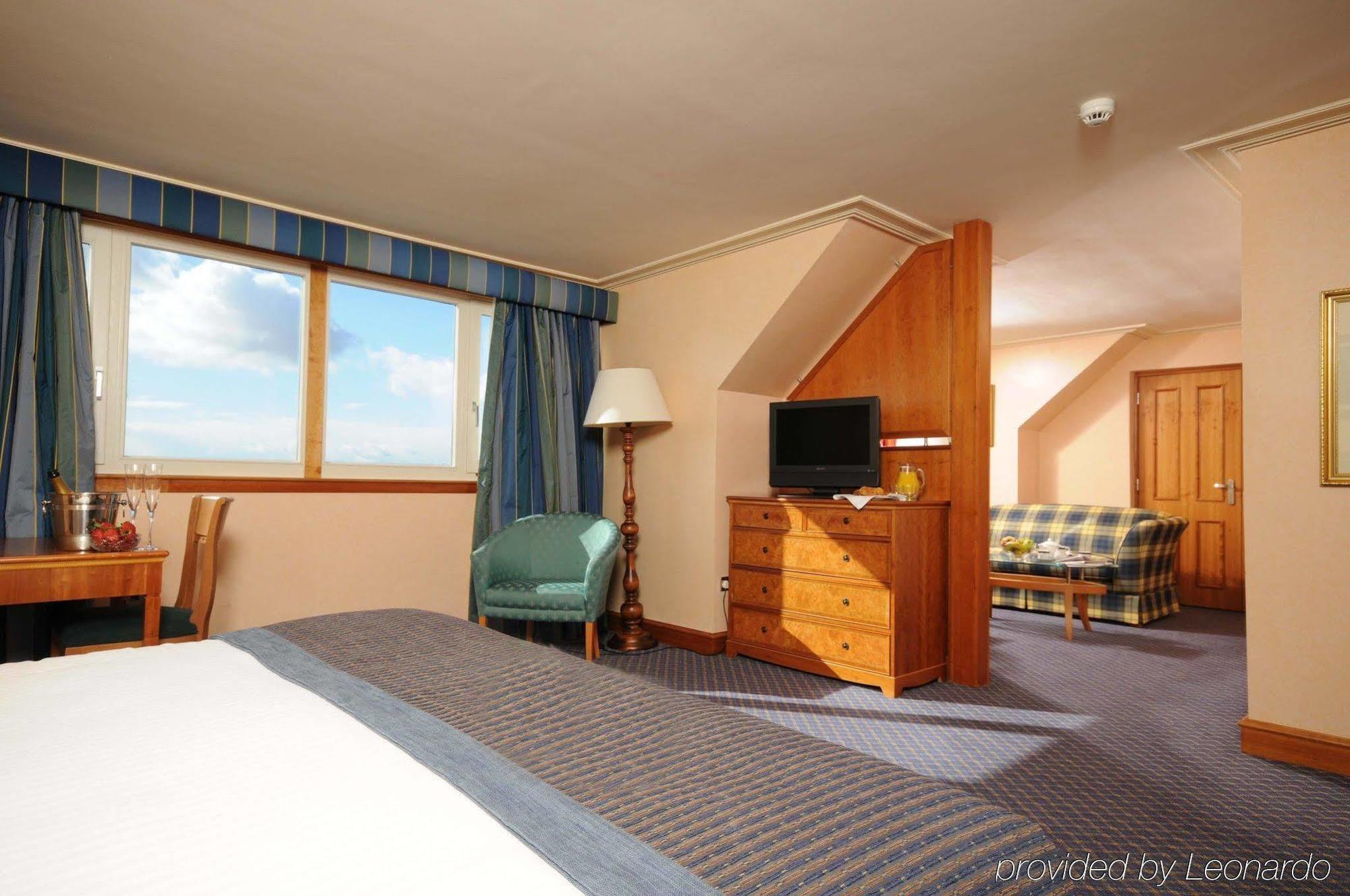 Carnoustie Golf Hotel 'A Bespoke Hotel' Room photo