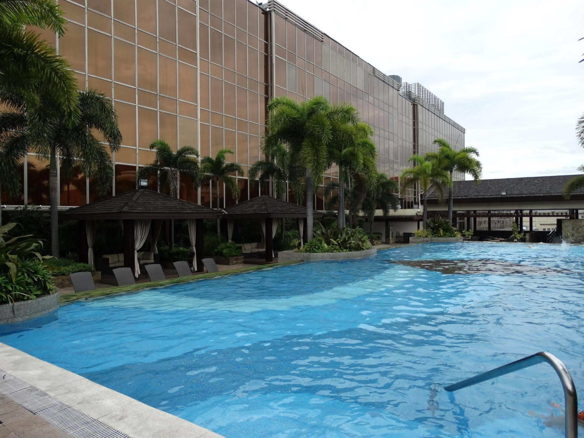 Maxims Hotel Manila Exterior photo