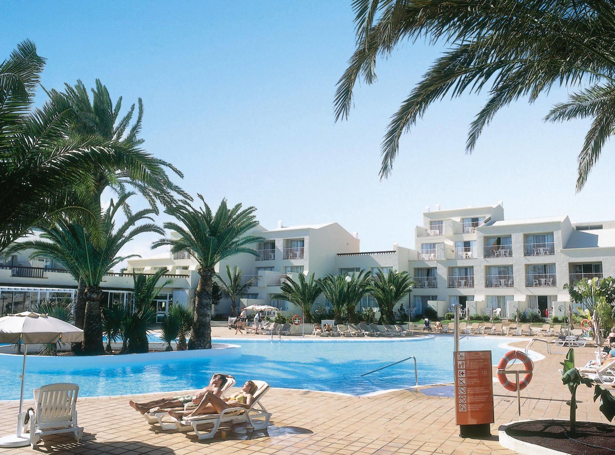 Hotel Riu Oliva Beach Resort Corralejo Exterior photo