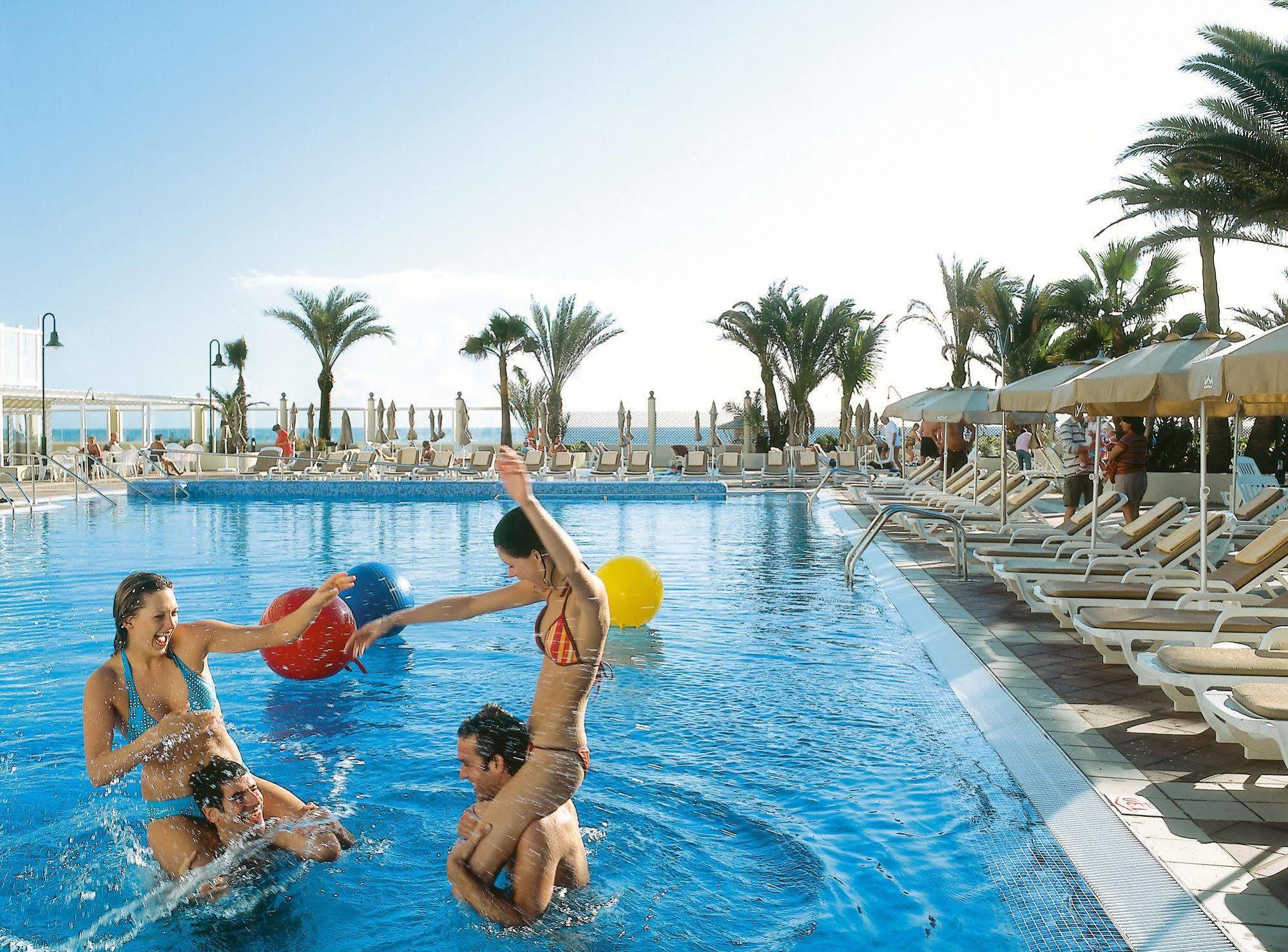 Hotel Riu Oliva Beach Resort Corralejo Exterior photo