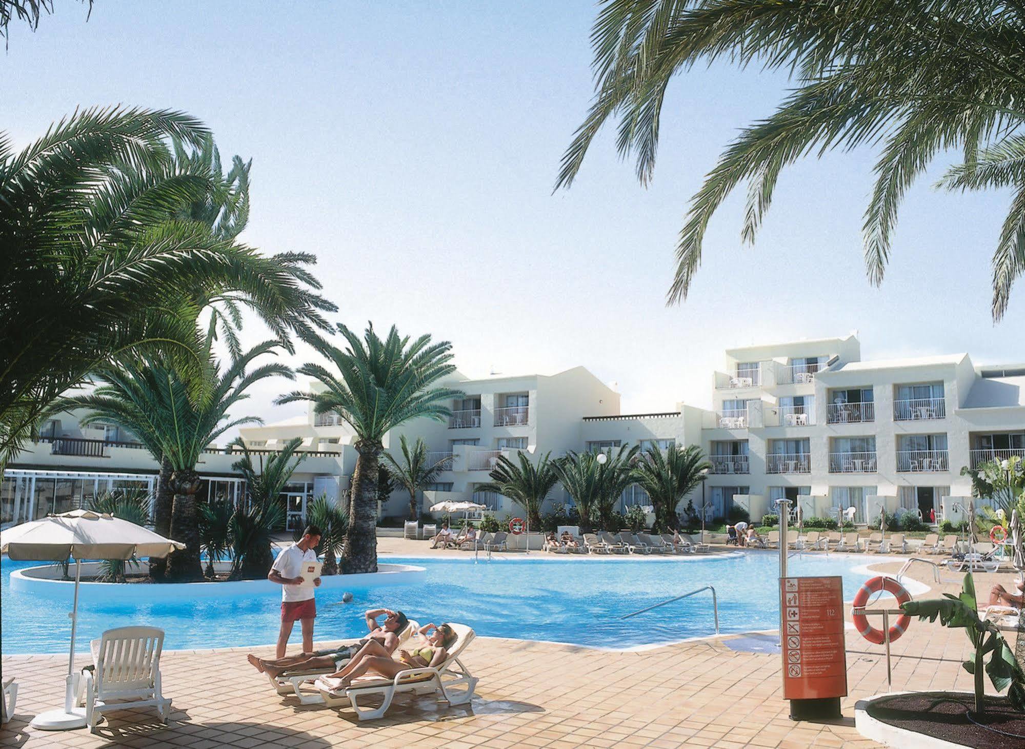 Hotel Riu Oliva Beach Resort Corralejo Exterior photo