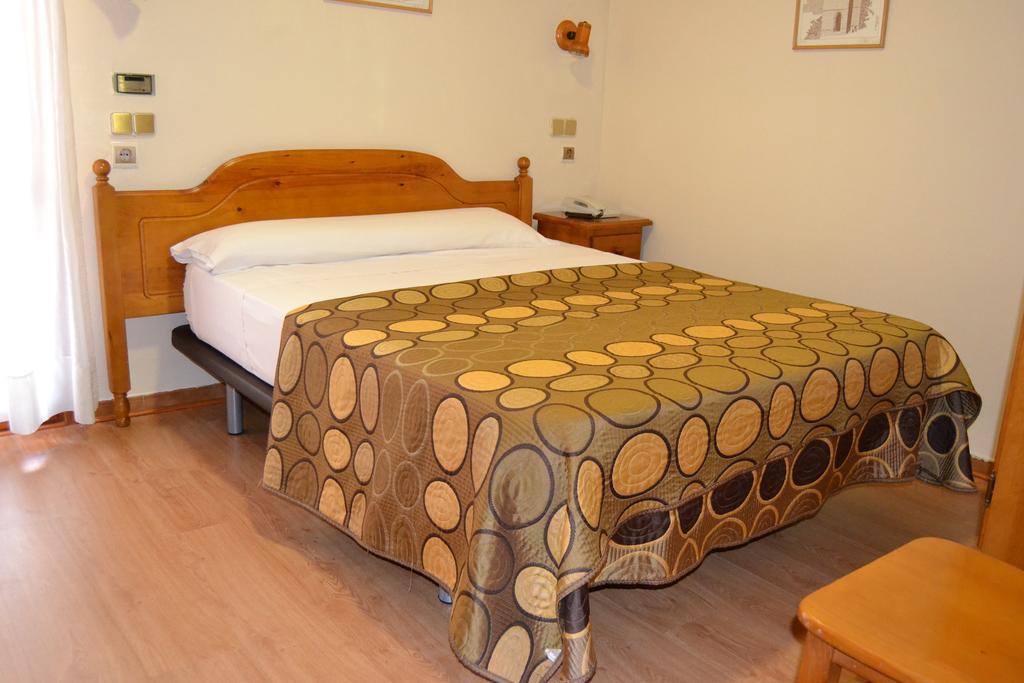 San Marcos Hotel Huesca Room photo