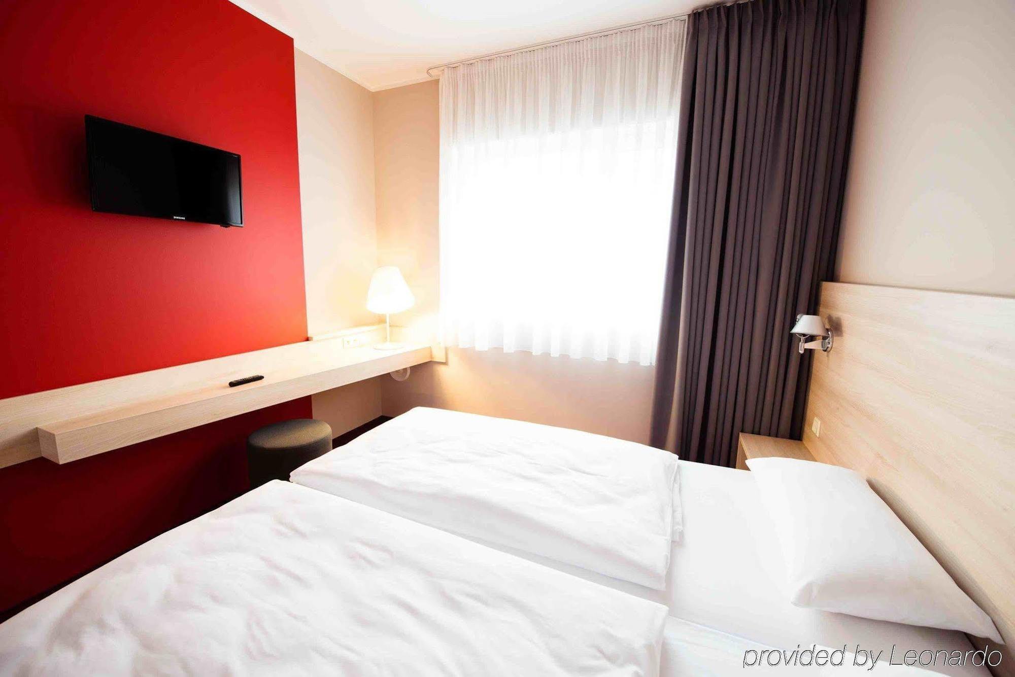 Serways Hotel Feucht Ost Room photo