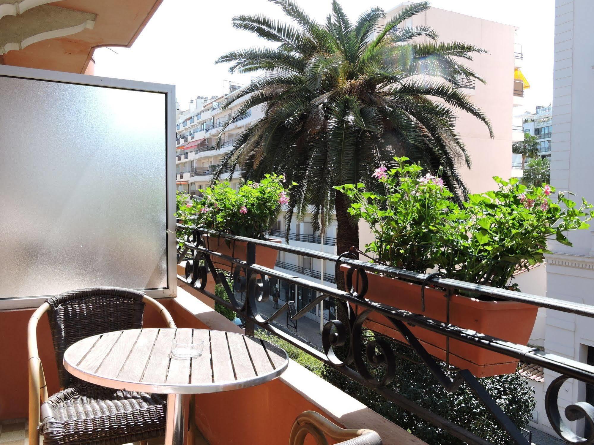 Regina Hotel Cannes Exterior photo