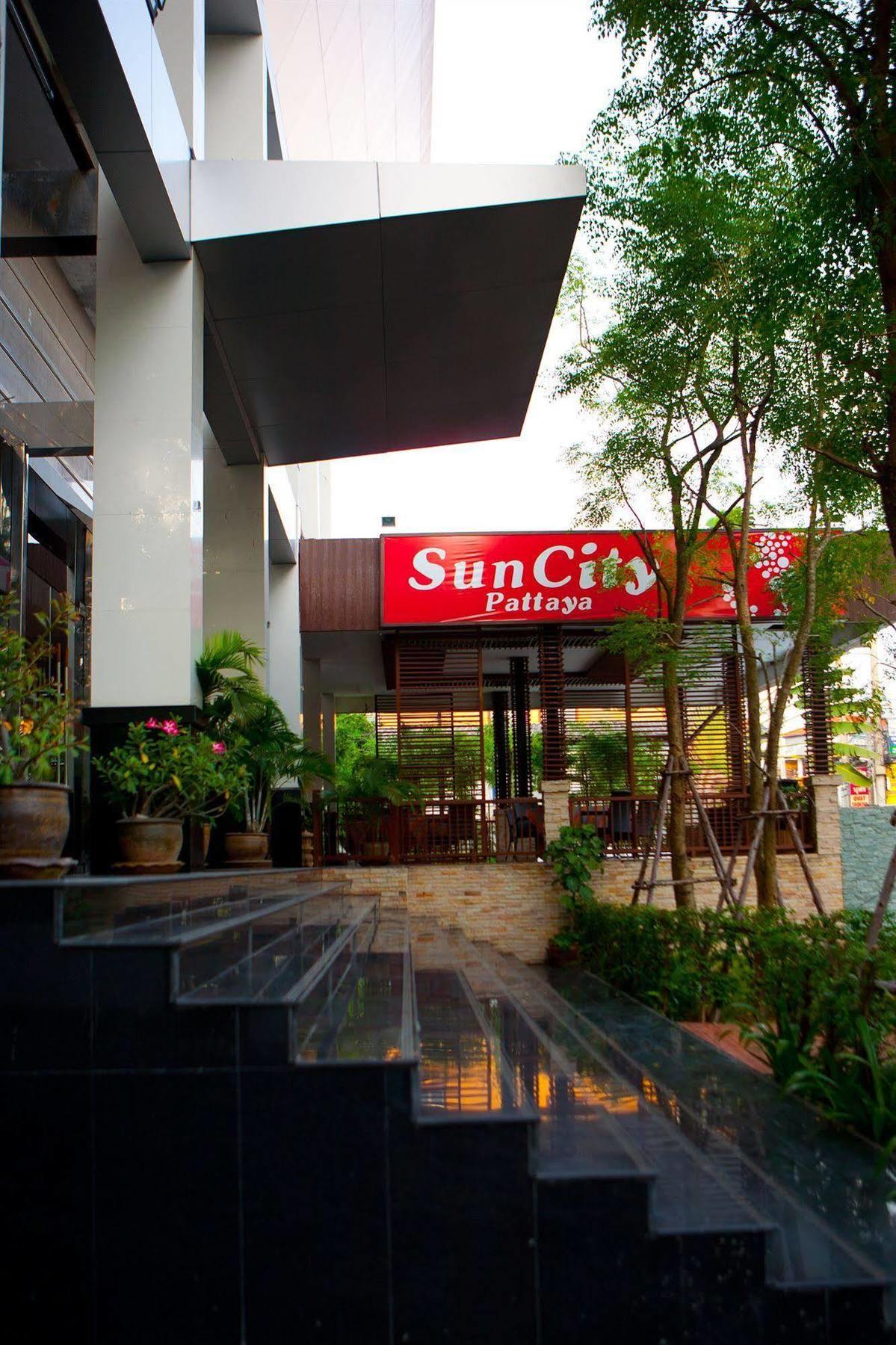 Sun City Pattaya Hotel Exterior photo