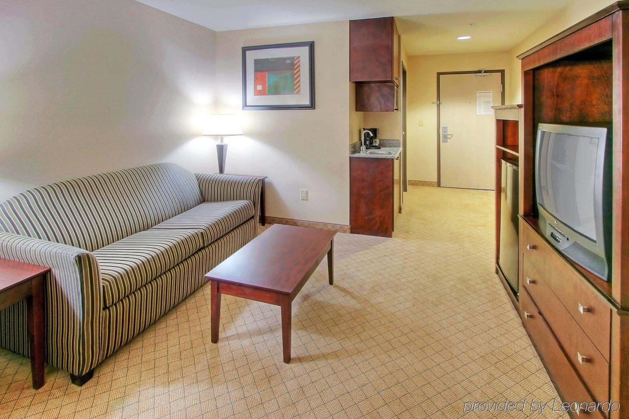 Holiday Inn Express & Suites Portales, An Ihg Hotel Room photo