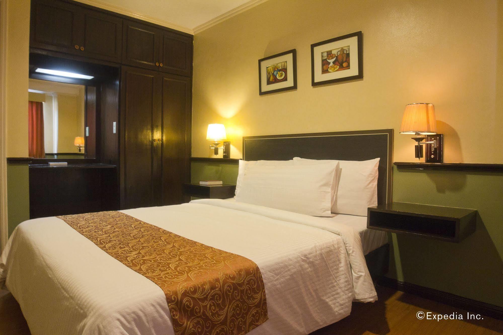 Fernandina 88 Suites Hotel Quezon City Exterior photo