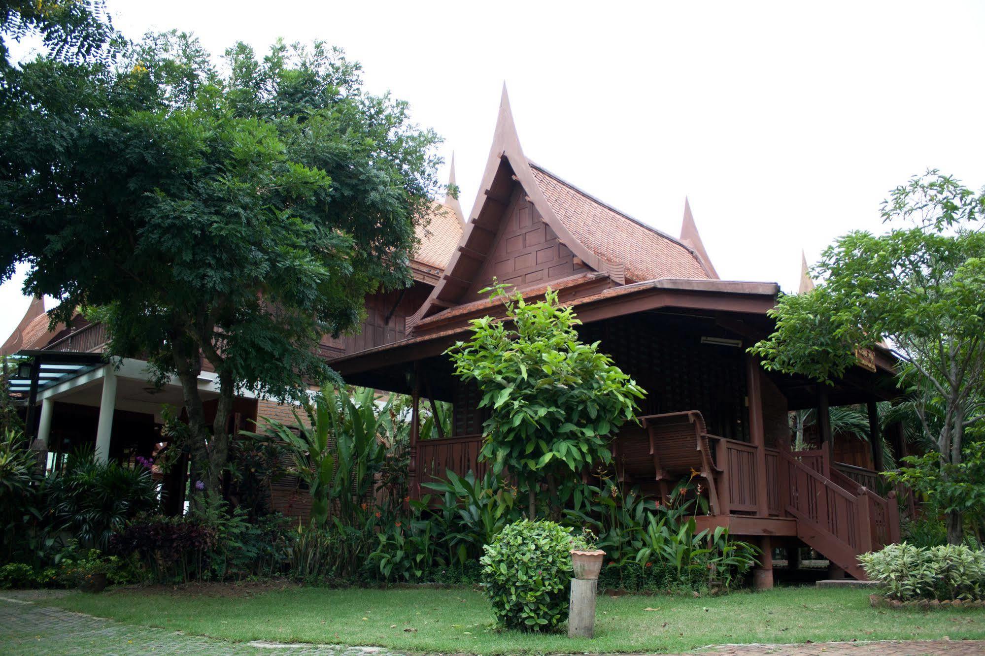 Ayodhara Village Phra Nakhon Si Ayutthaya Exterior photo