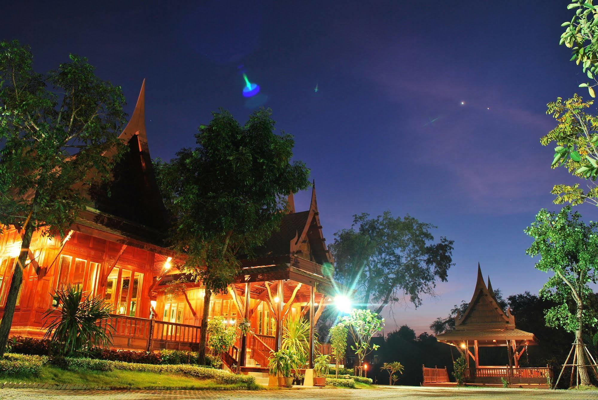 Ayodhara Village Phra Nakhon Si Ayutthaya Exterior photo