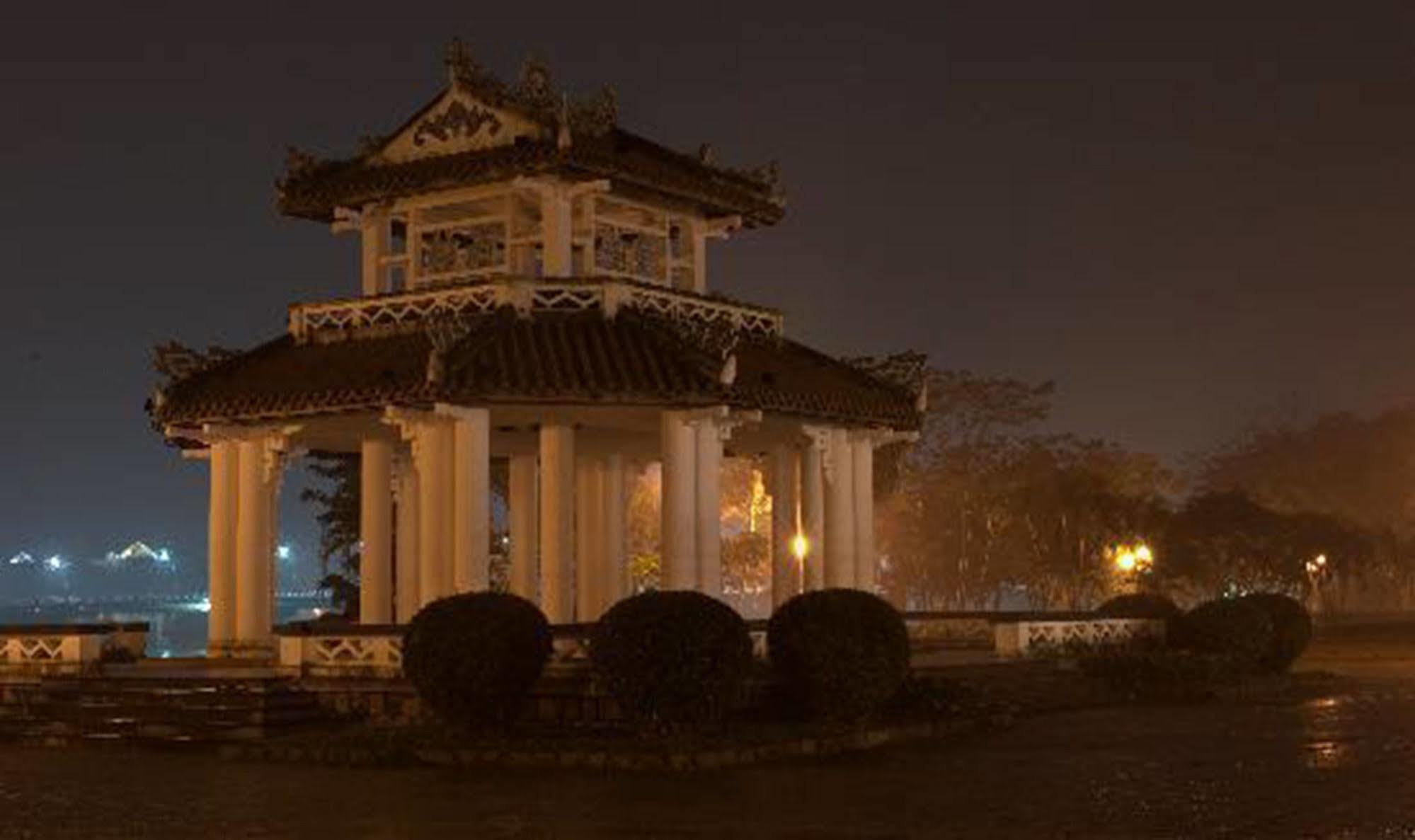 Lam Bao Long Hotel Hue Exterior photo