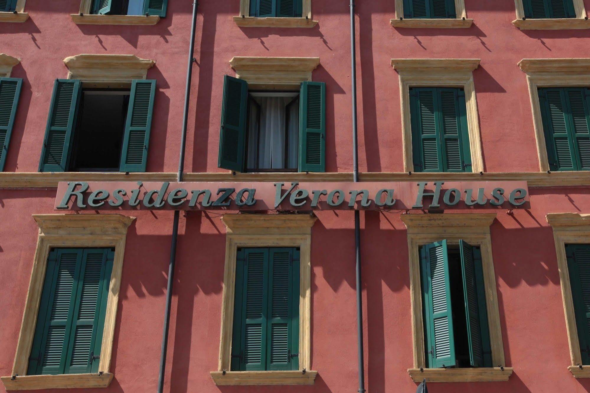 Verona House Aparthotel Exterior photo