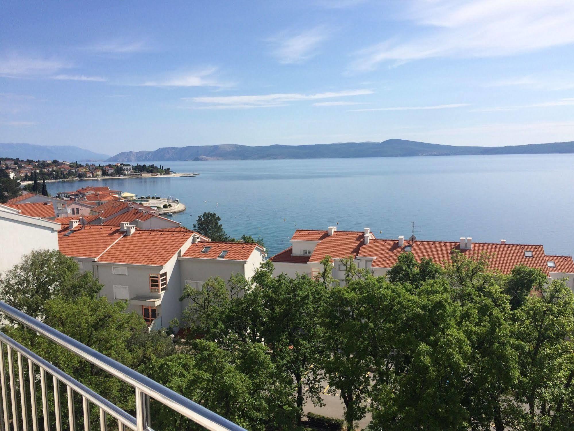 Apartments Jadranka Selce Exterior photo