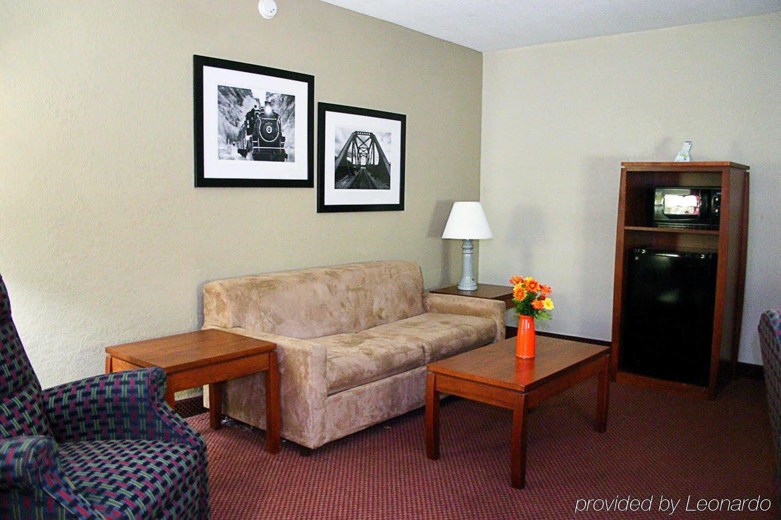 Best Western Hospitality House Emporia Room photo