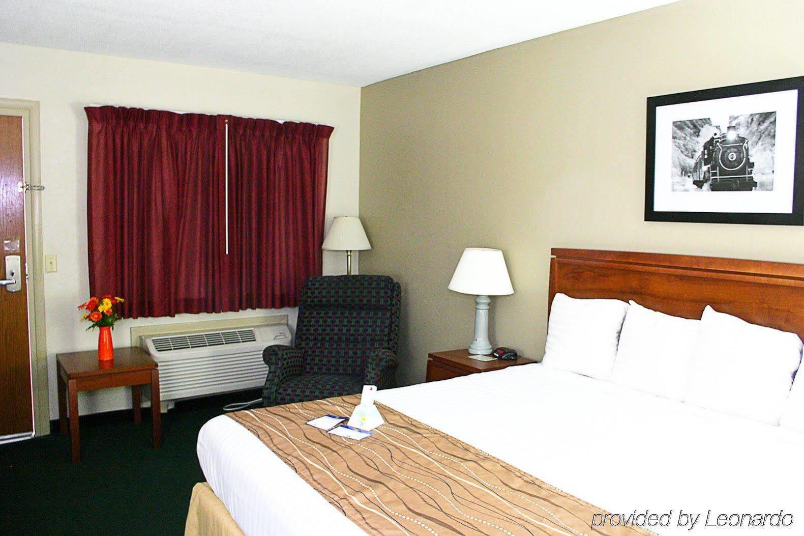 Best Western Hospitality House Emporia Room photo