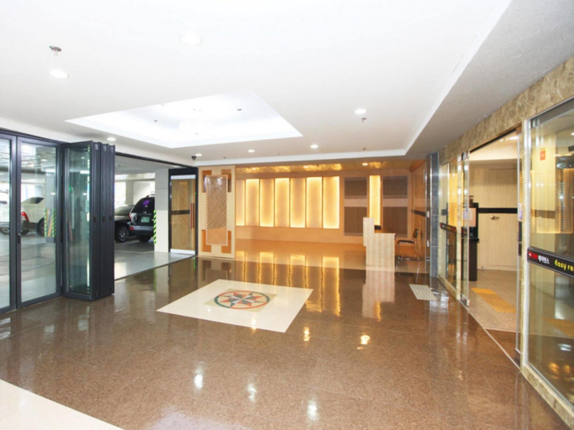 Easy Residence Hotel Suwon Exterior photo