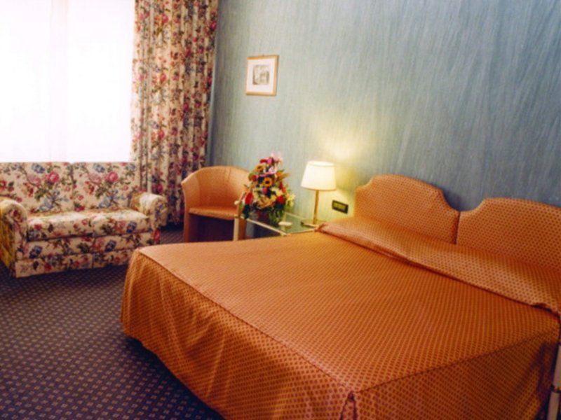 Grand Hotel Oriente Naples Room photo