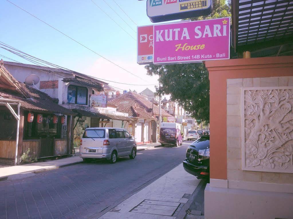 Kuta Sari House Hotel Exterior photo