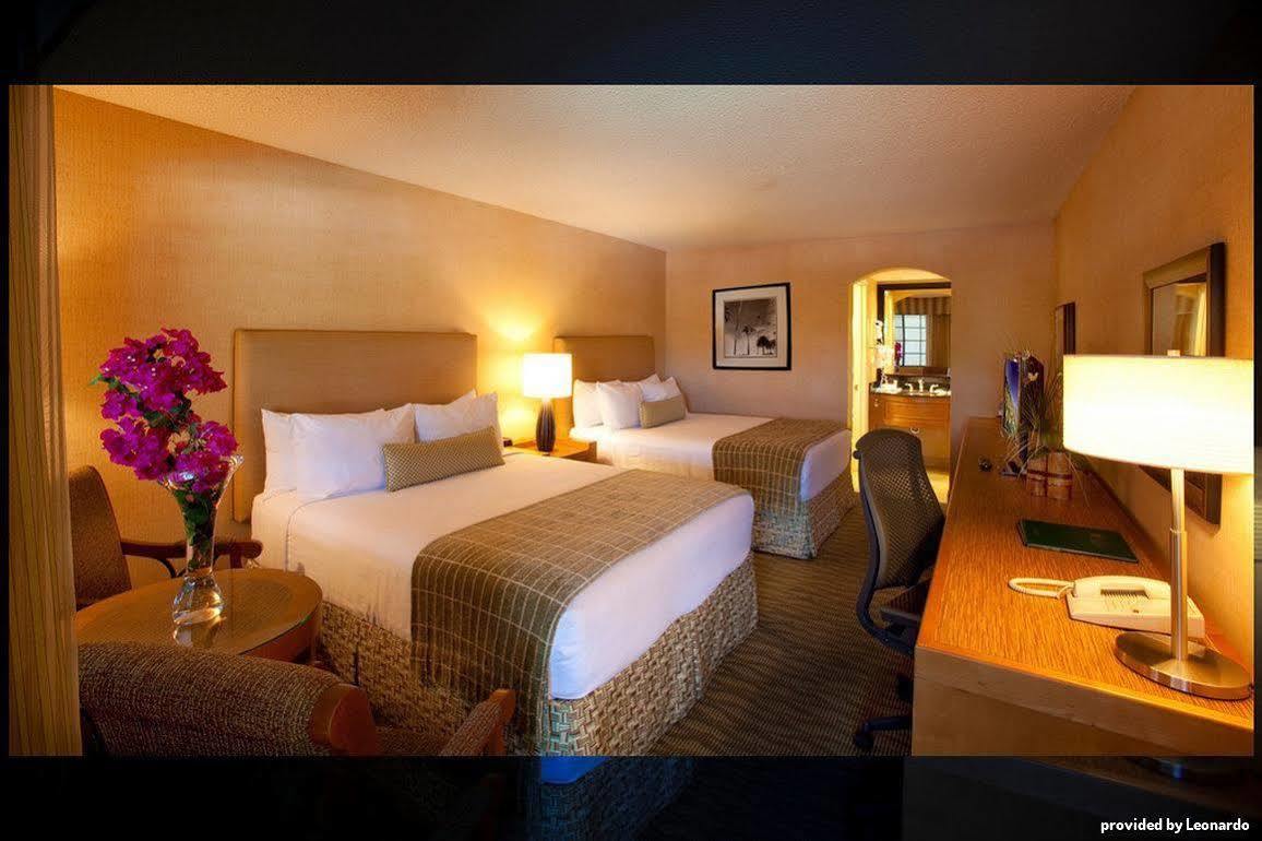 Best Western Plus Las Brisas Hotel Palm Springs Room photo