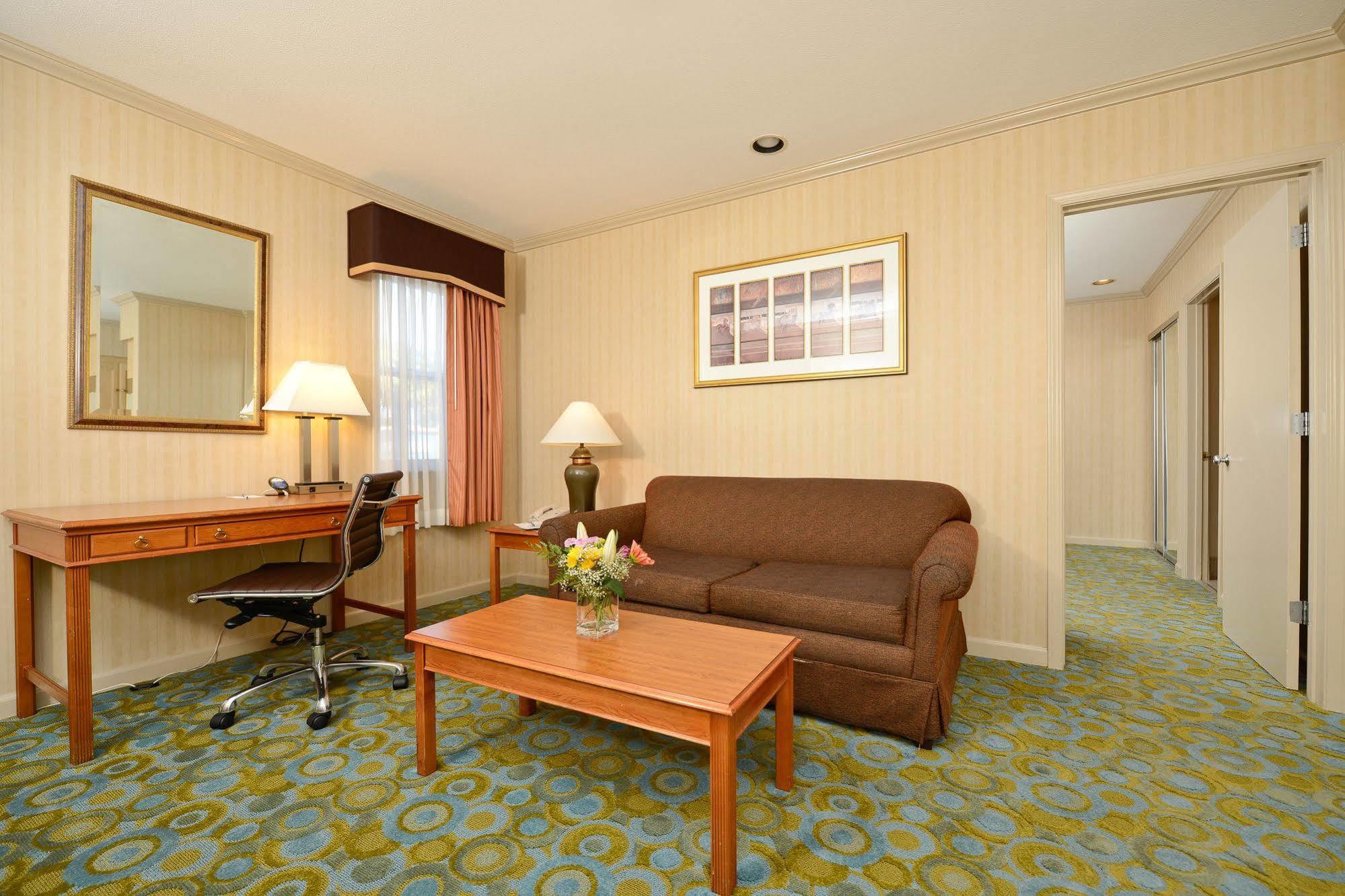 Best Western Plus Executive Suites Redwood City Exterior photo