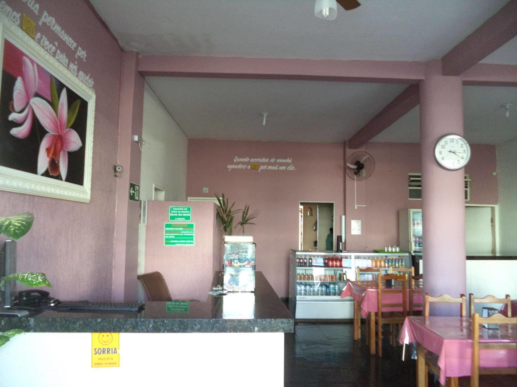 Hotel E Restaurante Araujo Montes Claros Exterior photo