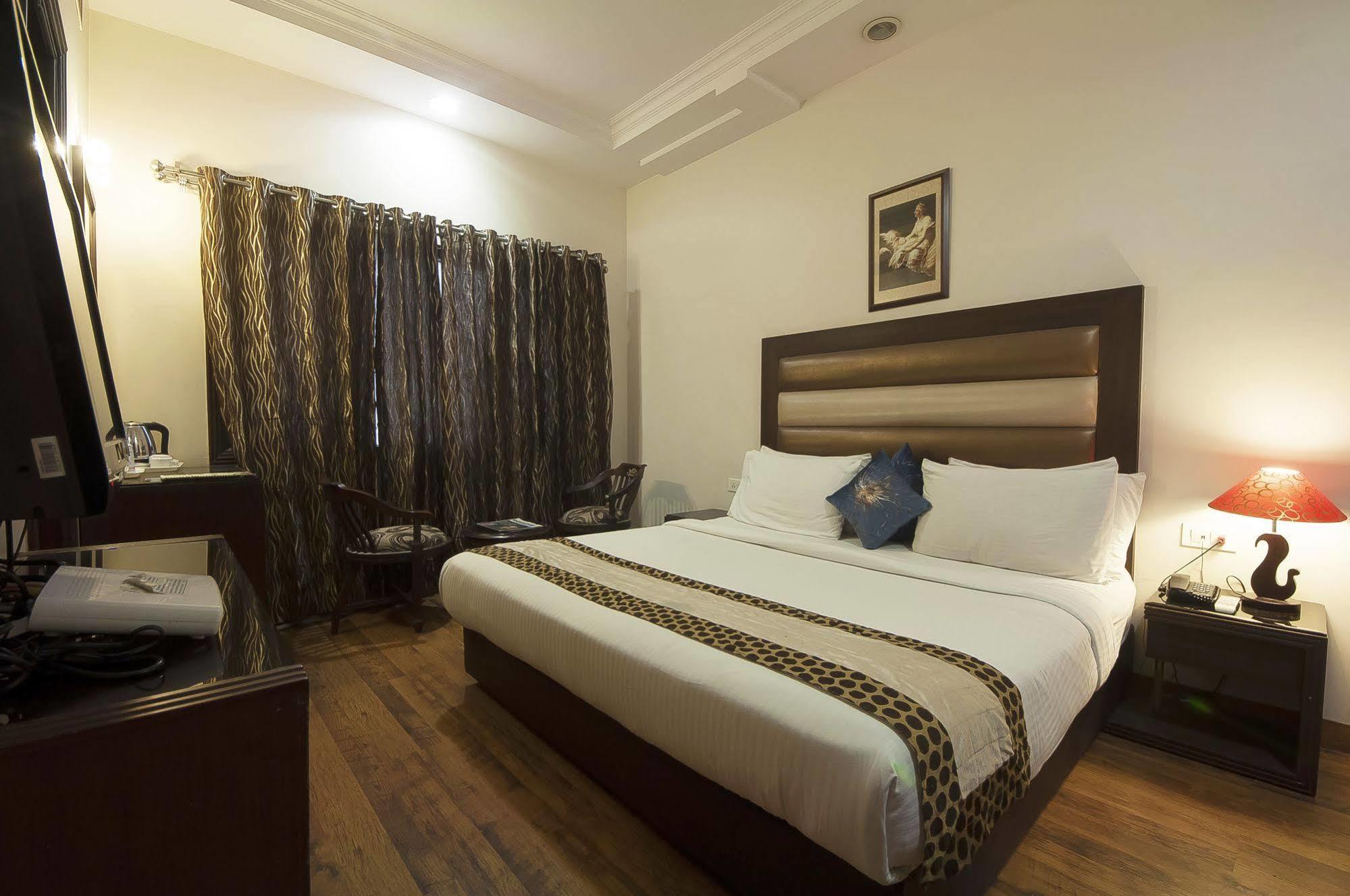 Hotel Prems Paradise Amritsar Exterior photo