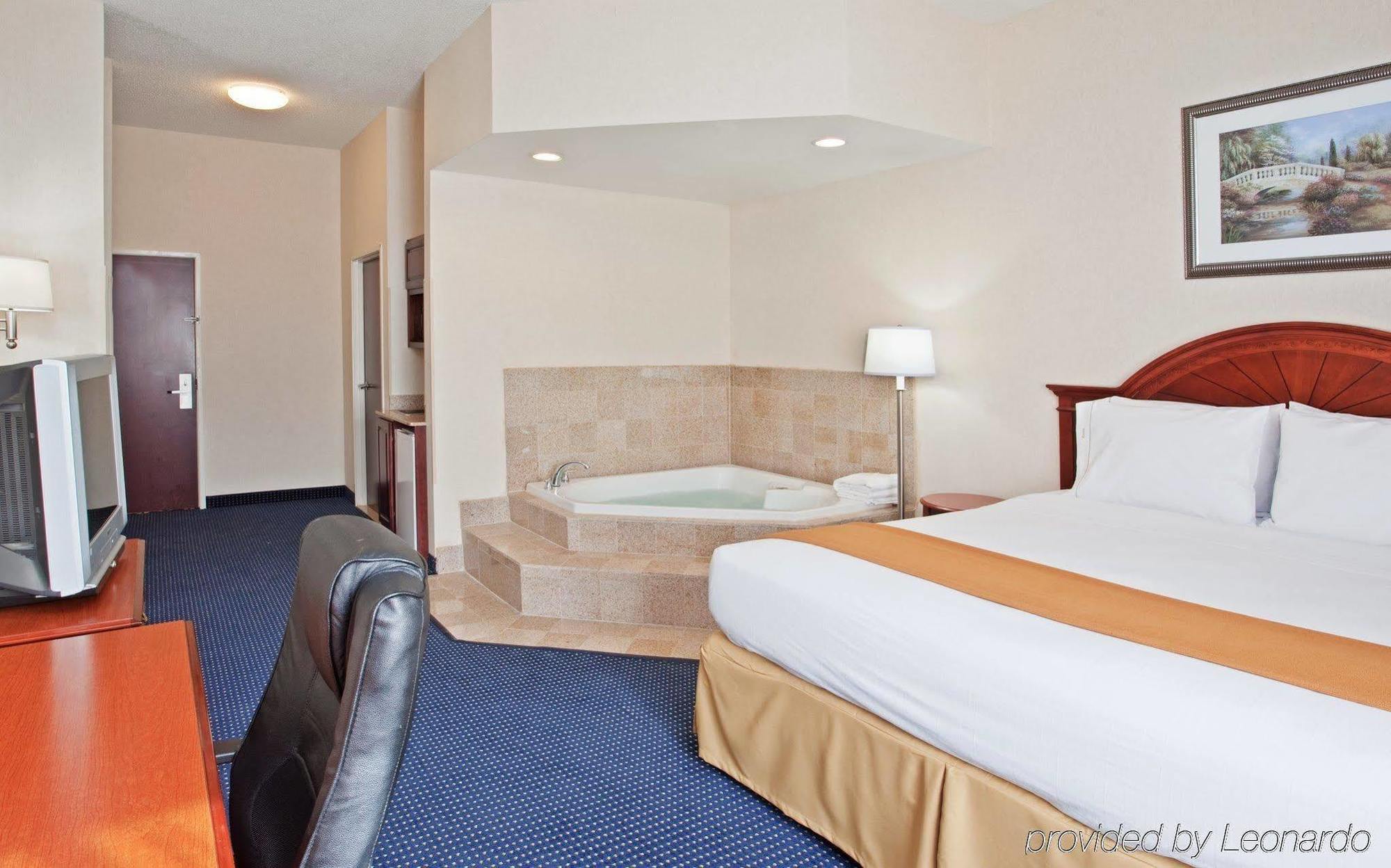 Holiday Inn Express Hotel & Suites Cleveland-Richfield, An Ihg Hotel Brecksville Room photo
