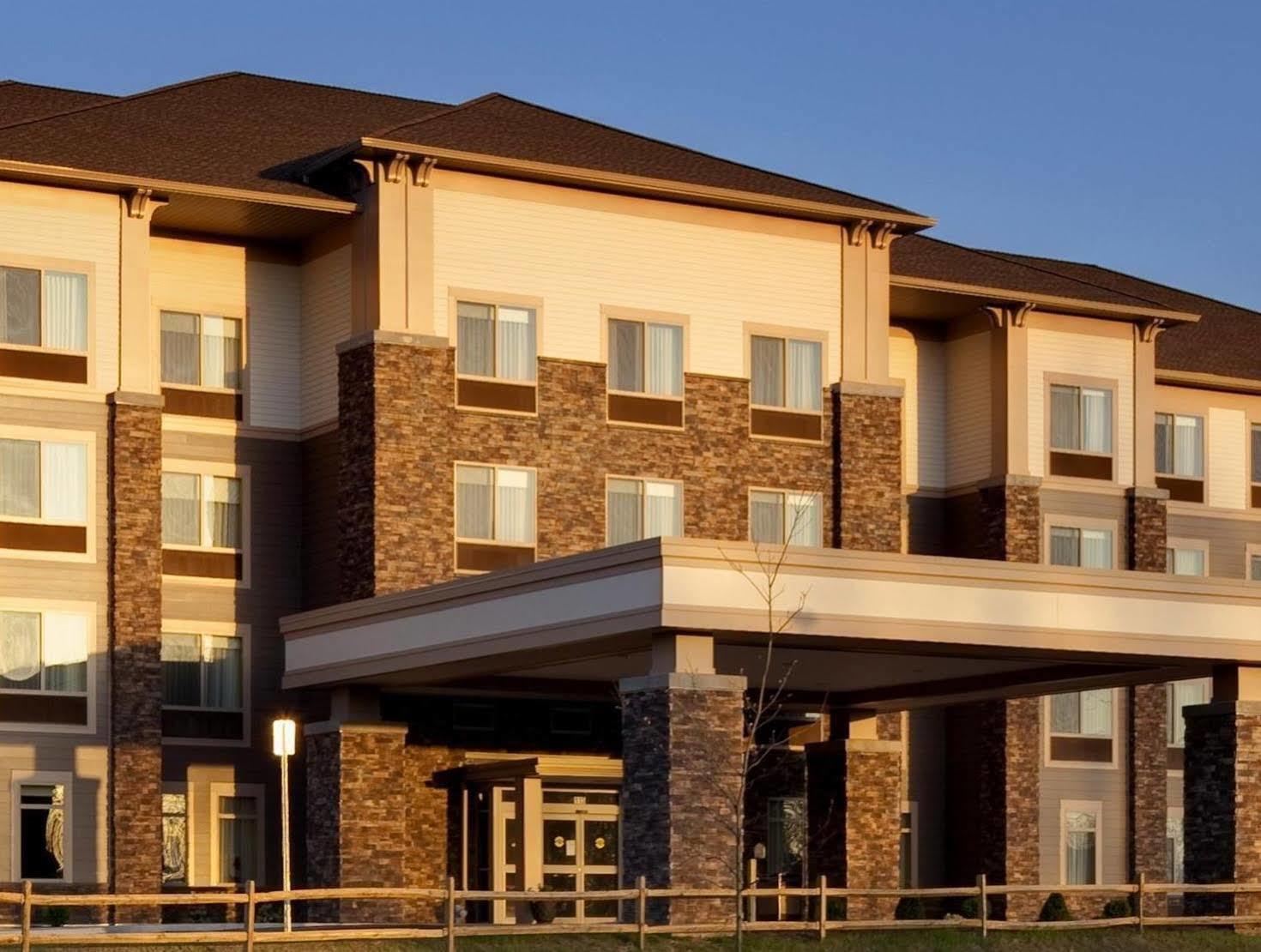 Best Western Plus University Park Inn & Suites State College Exterior photo